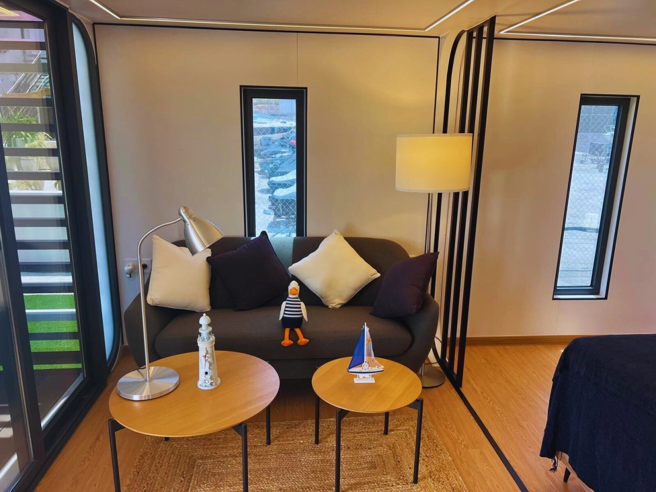 Ilovecabins vista interior sofa